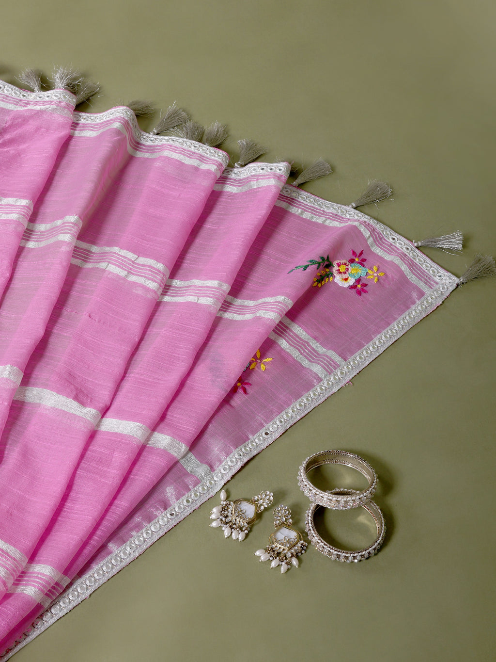Gulnaar Embroidered Linen Saree