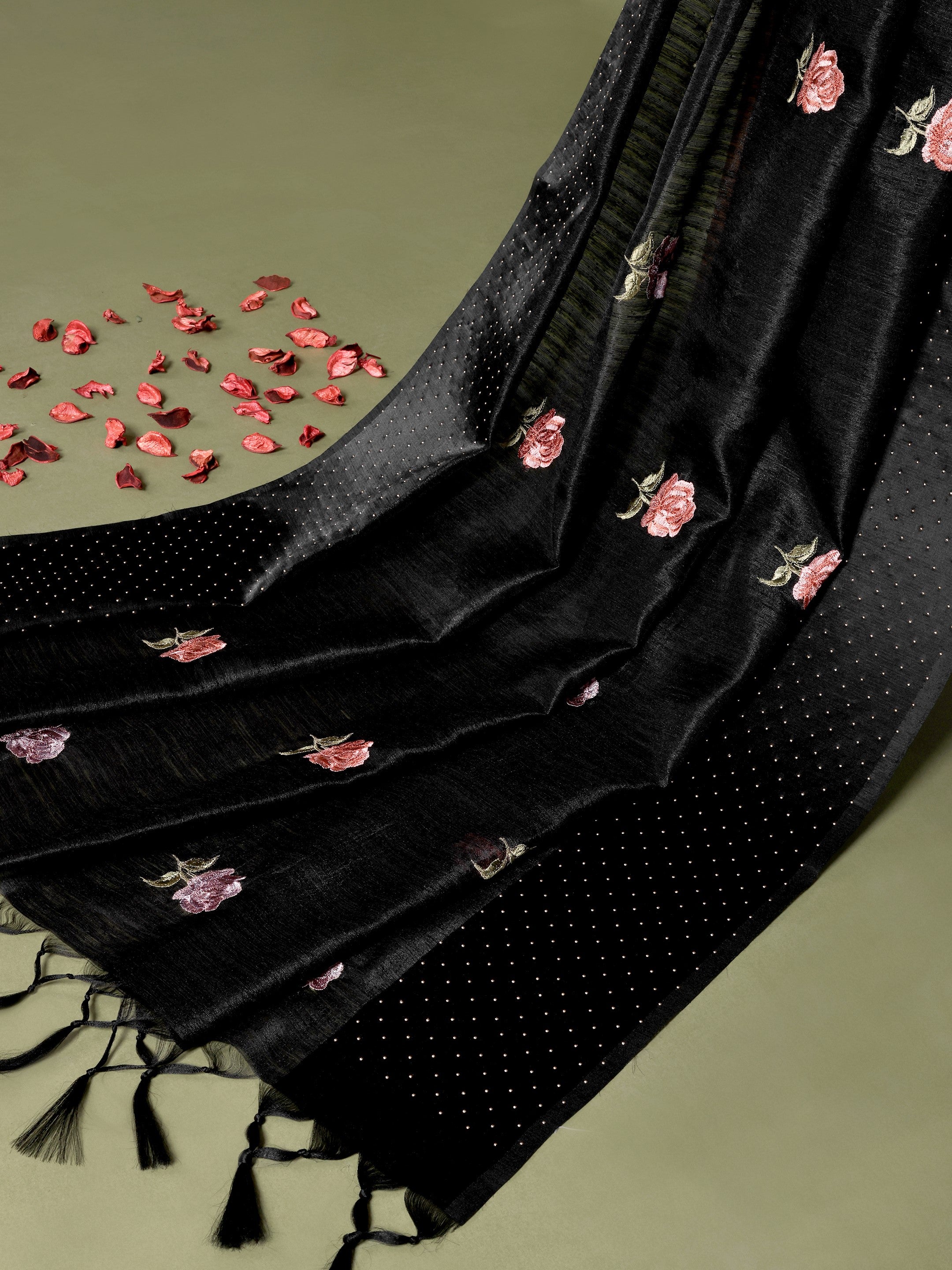 Raatrani Embroidered Tussar Saree