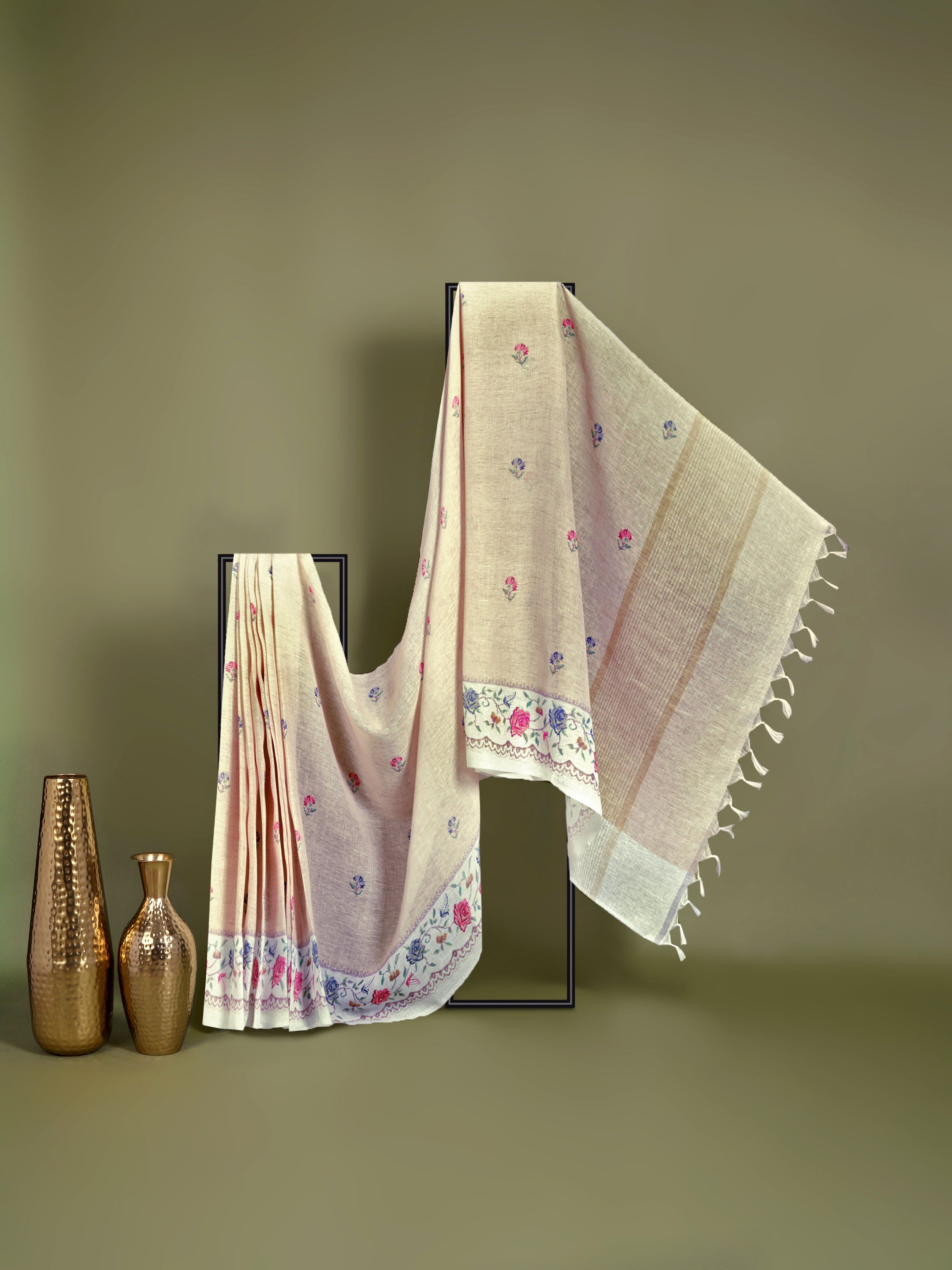 Vanya Linen Saree